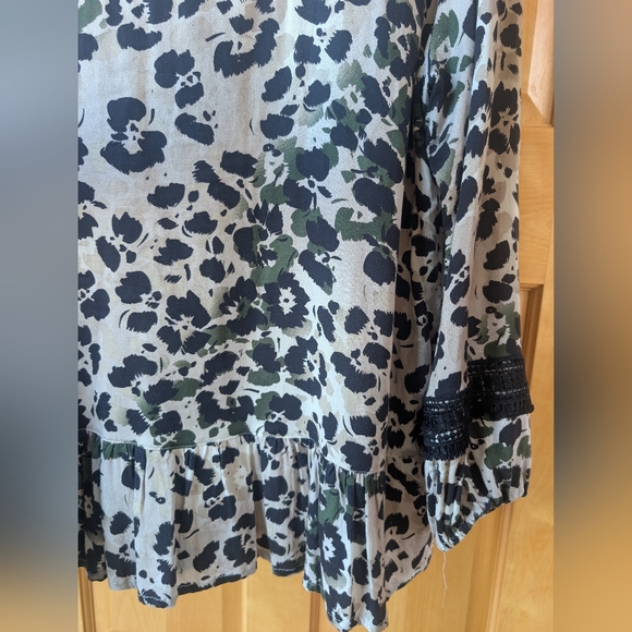 Tribal Animal Print Blouse - Picture 6 of 8